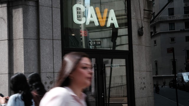 Cava Stock Tumbles After Earnings Beat. Consumers Pulled Back.