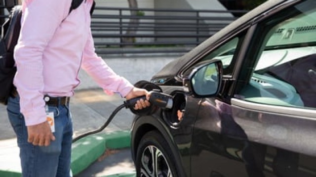 ChargePoint: Buy, Sell, or Hold?