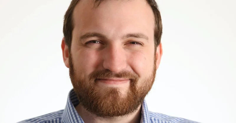 Charles Hoskinson reviews governance models to enhance Cardano's conflict resolution