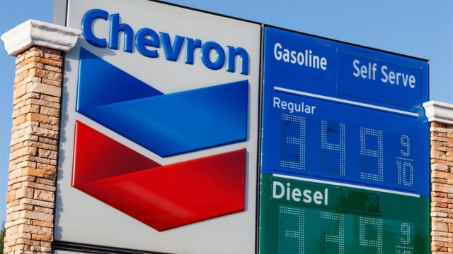 Chevron Eyes Hess, Exxon Resists: Trade Opportunities Explained