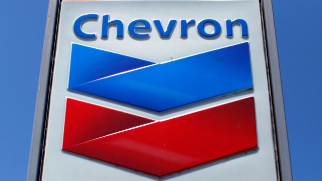 Chevron shareholders re-elect all directors, CEO confident on Hess deal