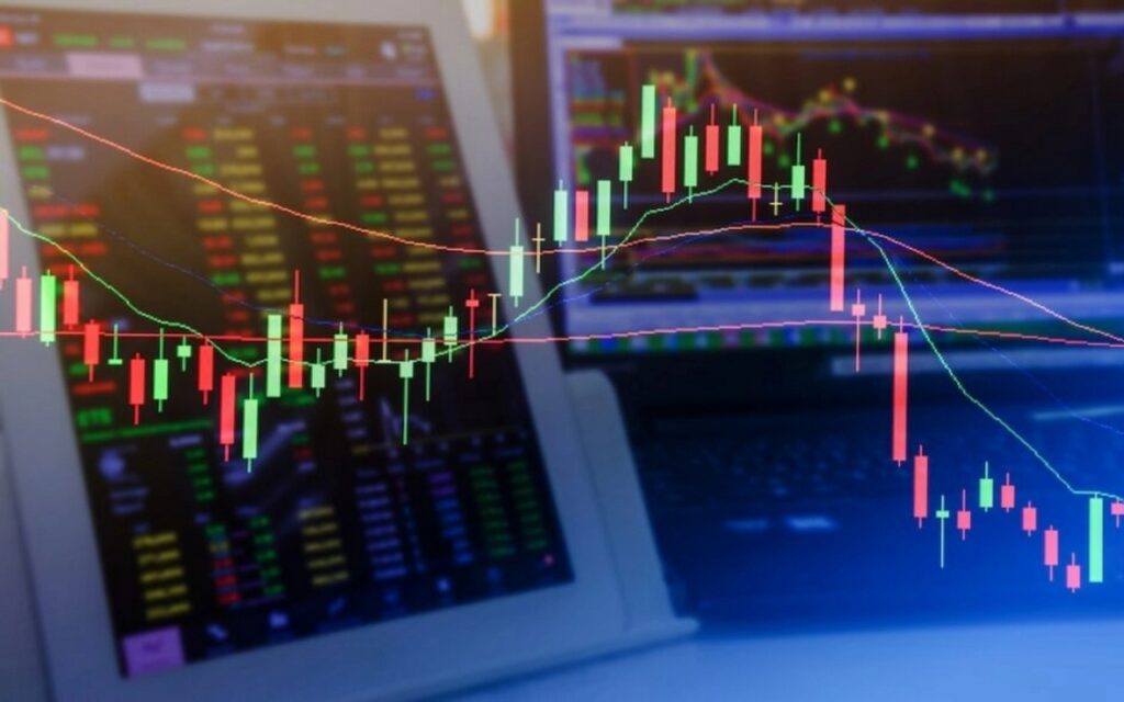 Coinbase, MARA Holdings Plunge 4%, But Why Is HOOD Not Going Down?