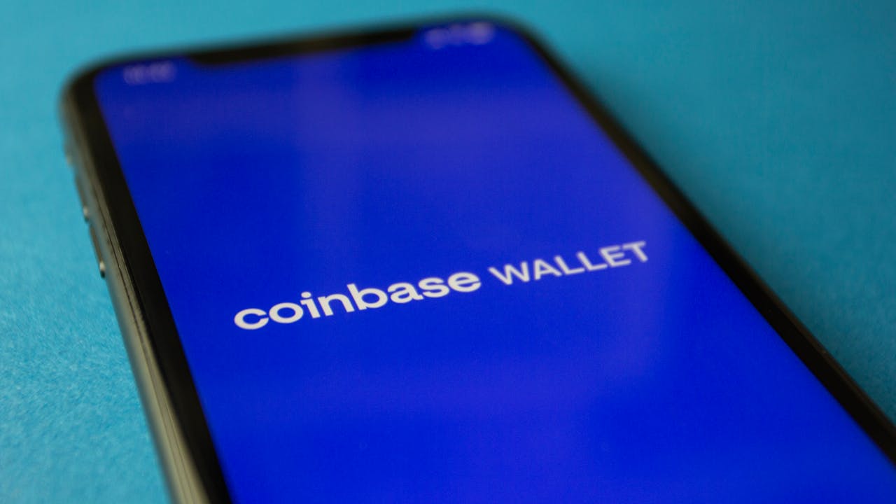 Coinbase Ventures Backs Ethena as New Onchain Savings Product Targets 100M+ Users