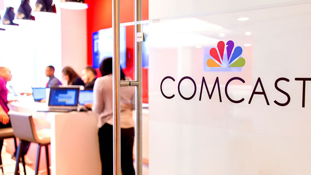 Comcast (CMCSA) Stock Drops Despite Market Gains: Important Facts to Note