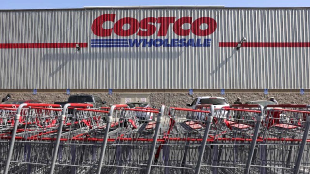 Costco beats profit and sales forecasts, but stock pulls back from record highs
