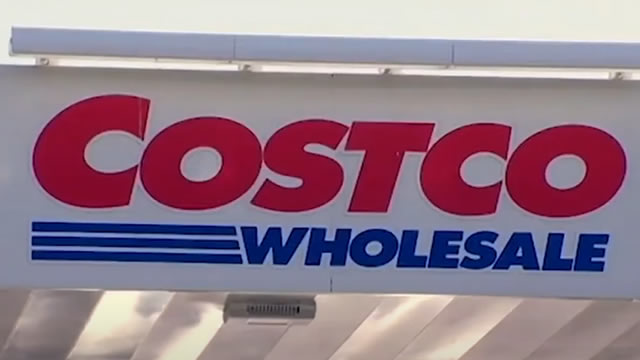 Costco Is Hitting E-Commerce Harder. How to Play the Stock.