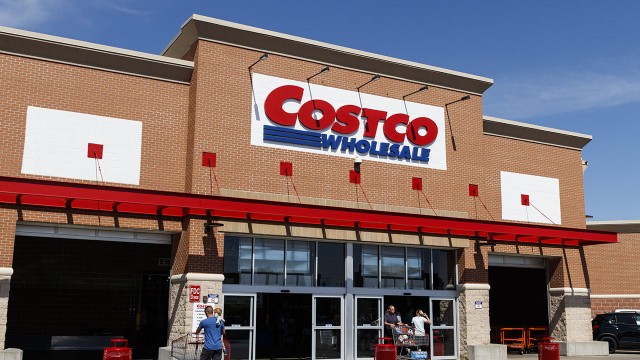 Costco revenue beats estimates as cash-strapped consumers look for deals on groceries, discretionary items