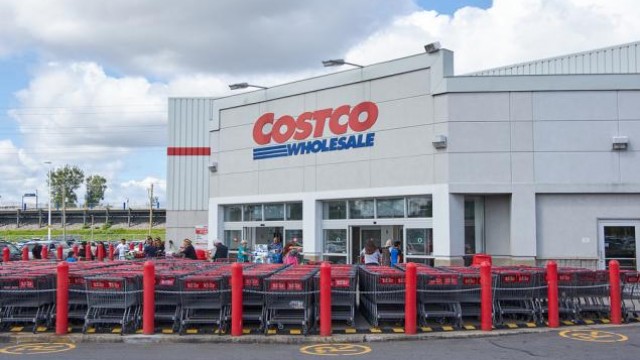Costco's (COST) Q3 Earnings Top, Comparable Sales Rise 6.6%