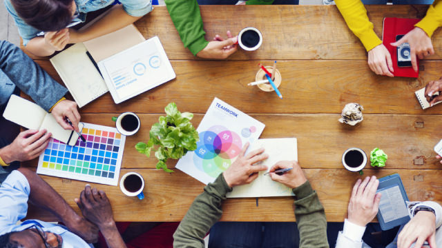 CRAI Stock: Niche Consulting Strength Meets Industry Challenges