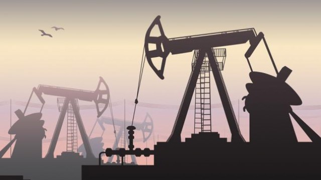 Crude Oil Holding Support: 2 Leading Energy Stocks to Buy Now