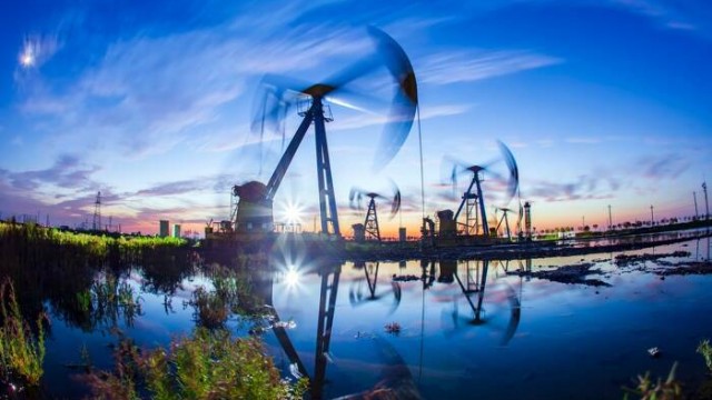 Crude Oil Price Forecast – Oil Continues to See Attempted Recovery