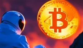 Crypto Strategist Warns Bitcoin Fighting Bearish Pattern, Predicts New Lows for Solana