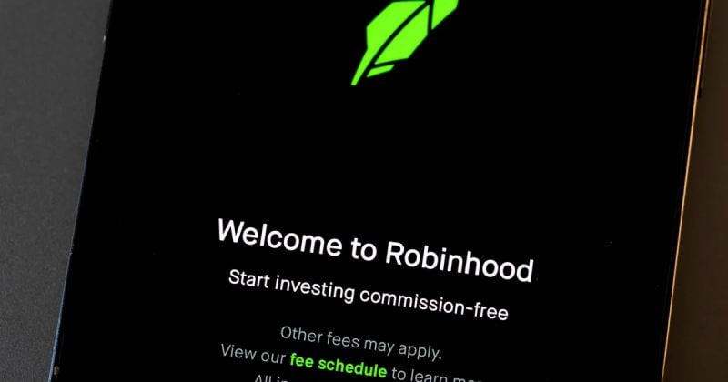 Crypto volumes rise 20-30% as Robinhood Chain surpasses Hyperliquid debut