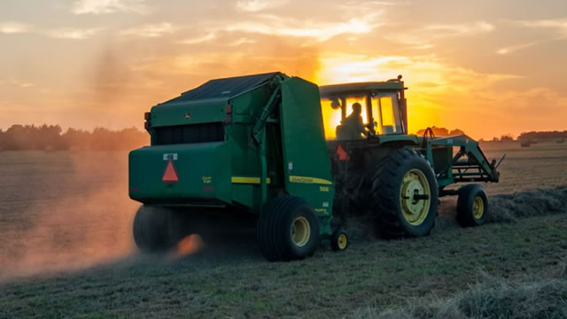 Deere & Co shares fall as 2026 outlook disappoints despite strong Q4 results