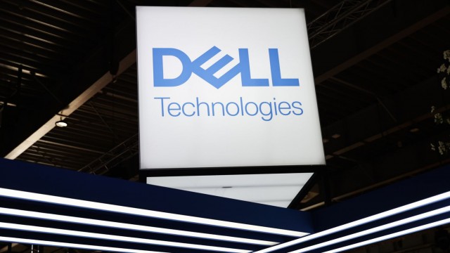 Dell Stock Falls as Earnings, Revenue Beat on Surging AI Server Demand Fails To Impress