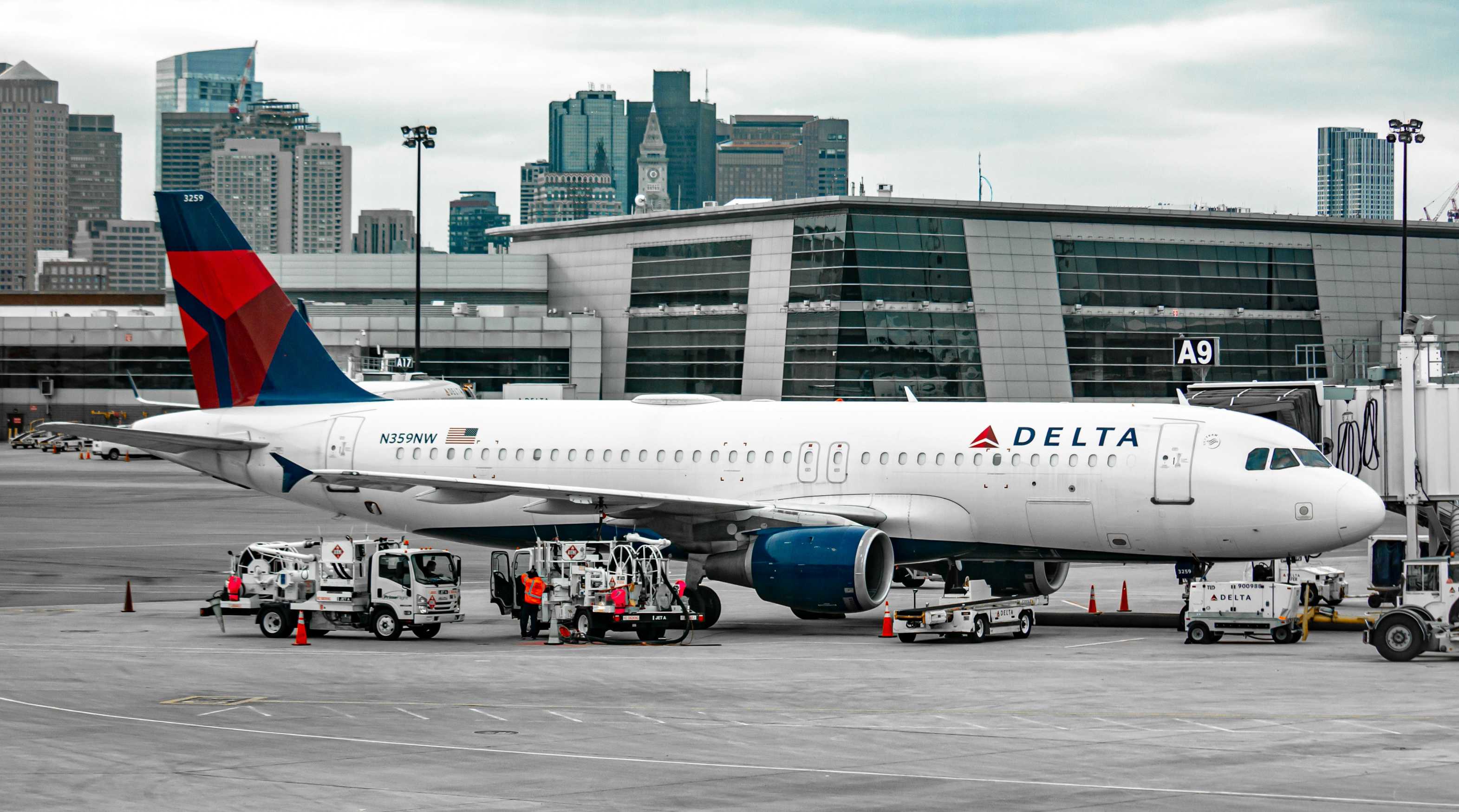 Delta Stock Jumps 5% -- Strong Travel Demand Lifts Revenue Outlook