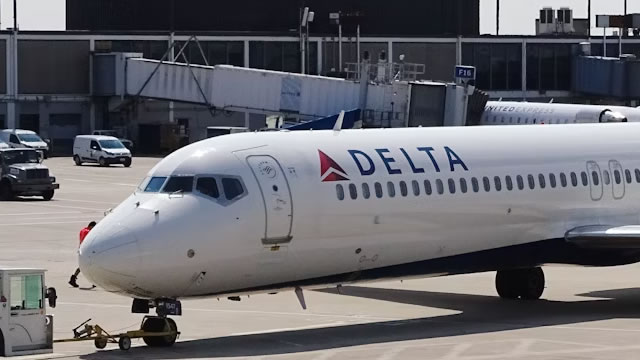 Foto von Delta takes a jab at Spirit and says it soon expects more profit from premium seats than economy