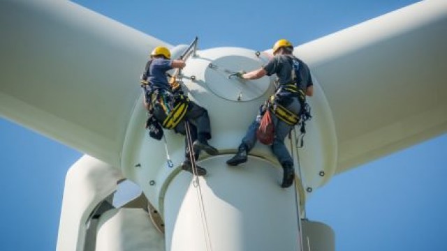 https://images.financialmodelingprep.com/news/demand-for-wind-energy-is-causing-logistics-issues-20220204.jpg