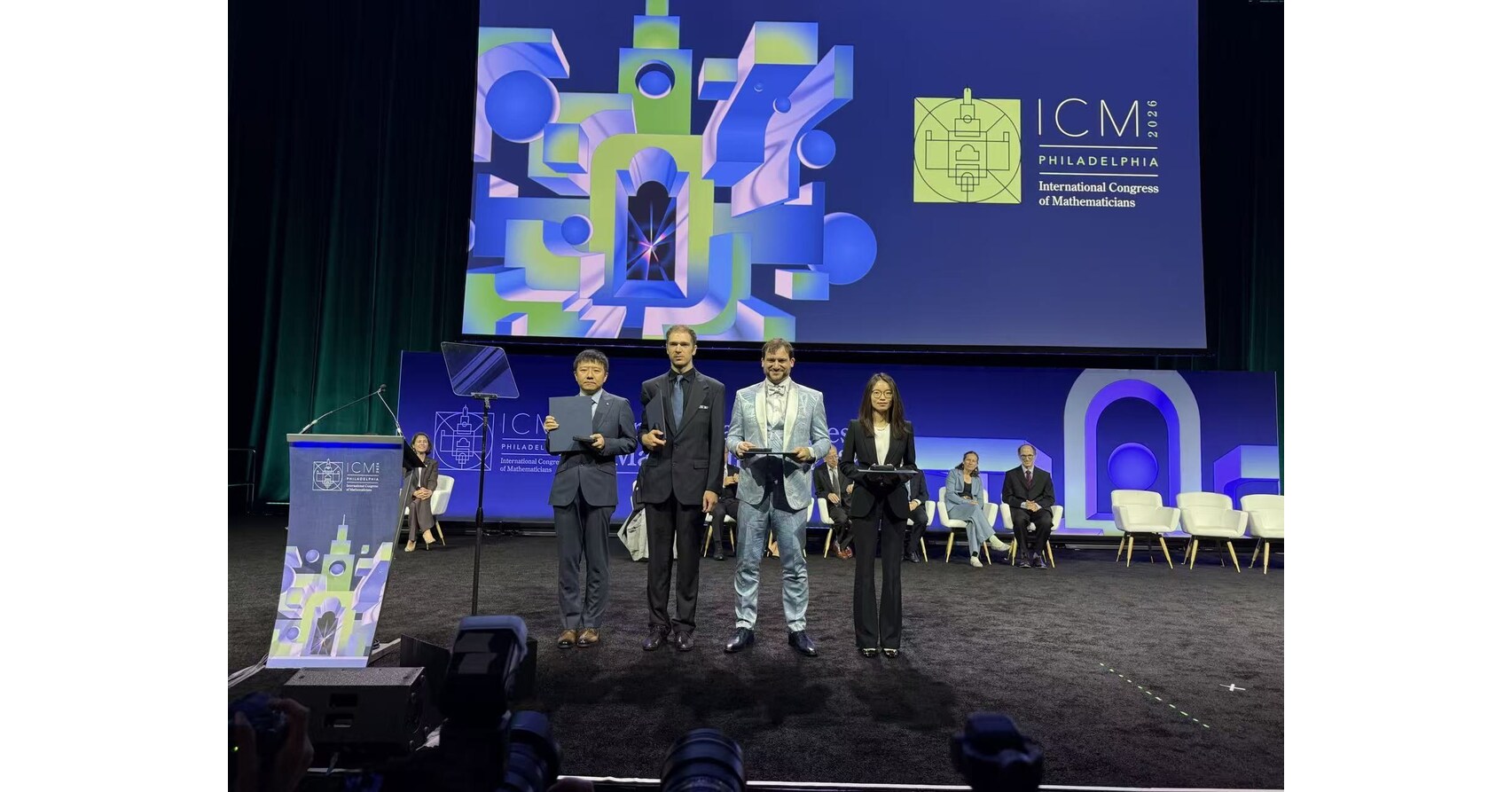 Deux anciens étudiants de l'Université de Pékin reçoivent la médaille Fields et 14 chercheurs de l'Université de Pékin interviendront lors du Congrès international des mathématiques (ICM) de 2026