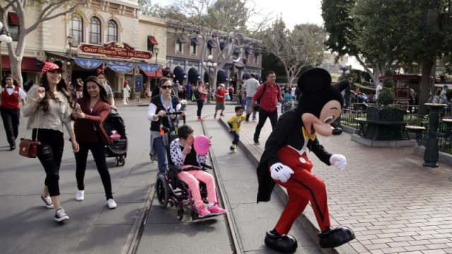 Disneyland performers' vote to unionize is certified by federal labor officials