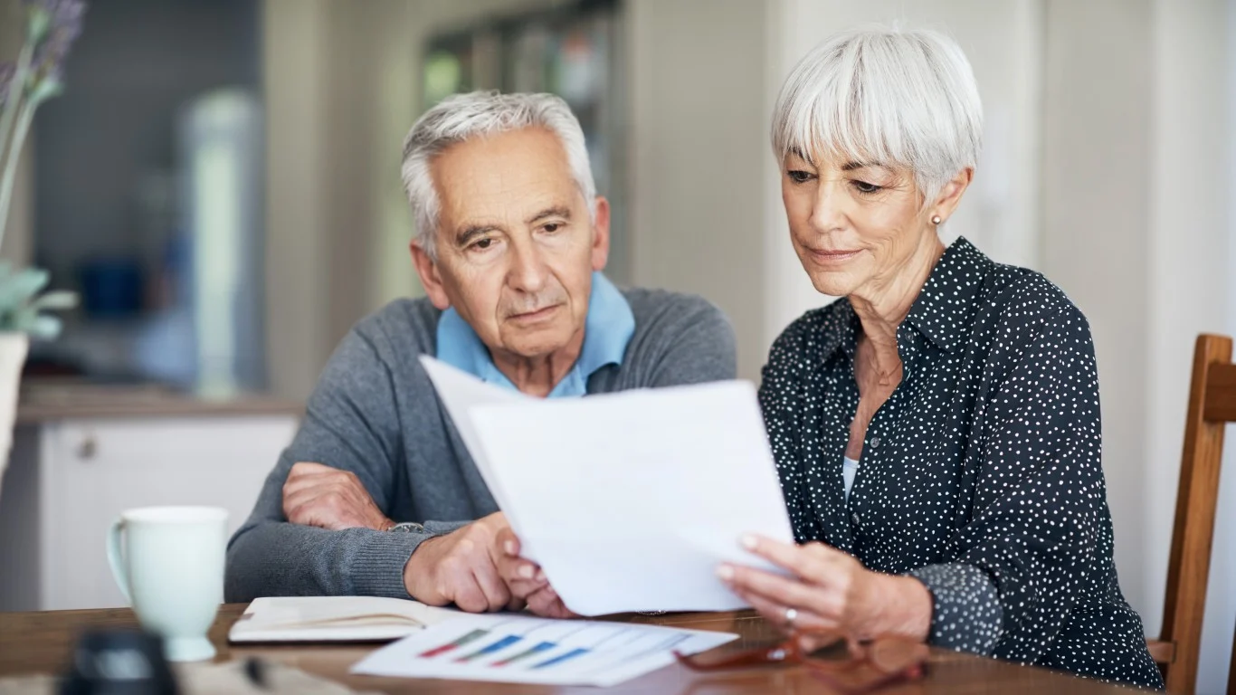 Dividends vs. an Annuity: Which Turns $675,000 Into More Monthly Income for Life?