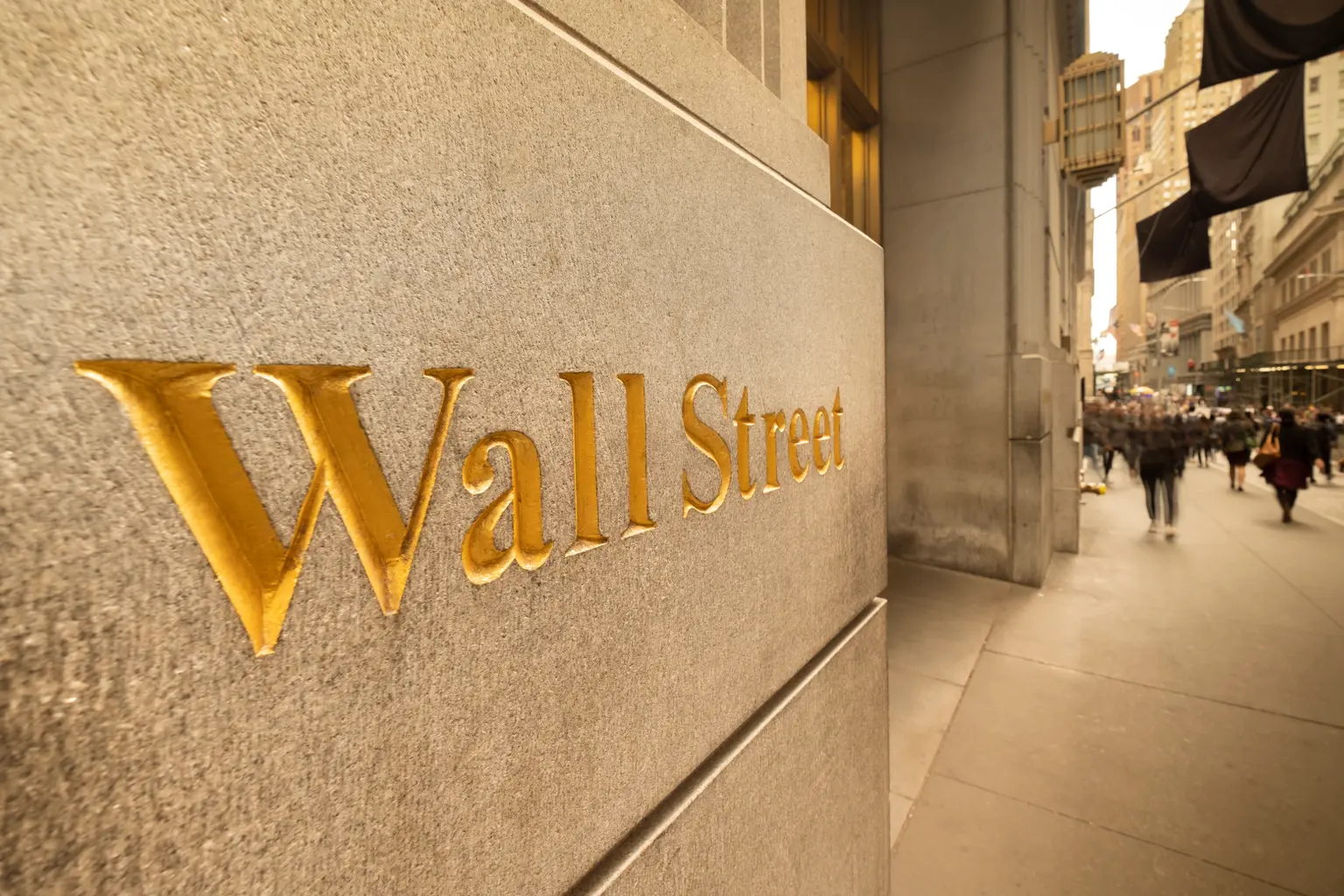 Dollar Tree Beats, Raises, Yet Falls - Shares Attractively Valued