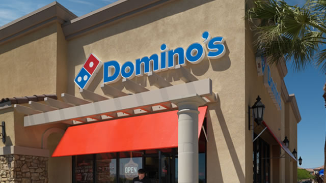 Foto von Domino's Pizza (DPZ) Earnings Expected to Grow: Should You Buy?