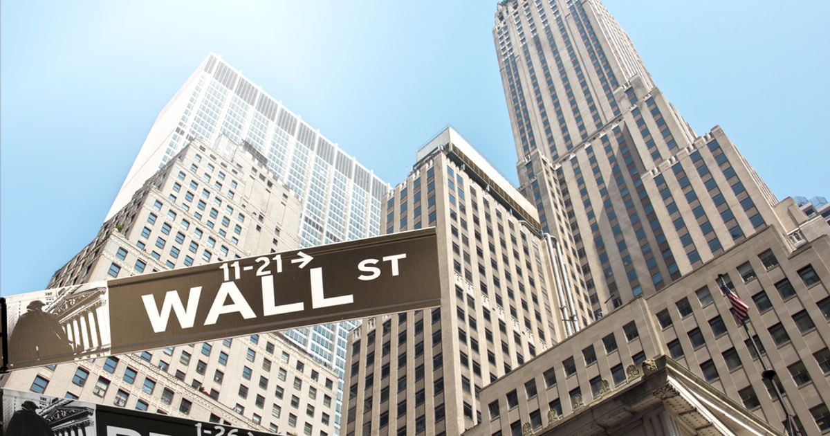 Dow climbs as oil, inflation concerns keep Wall Street on edge