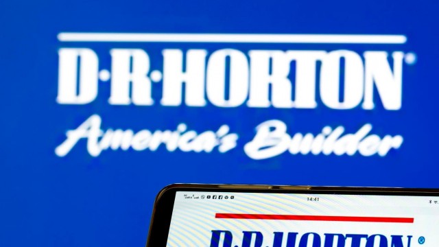 DR Horton & Other Homebuilder Stocks Are Having A Rough Year. Will Things Get Better?