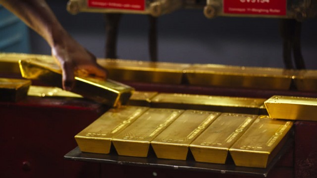 Dubai bling: Billions of dollars worth of African gold is smuggled into the UAE each year, research finds