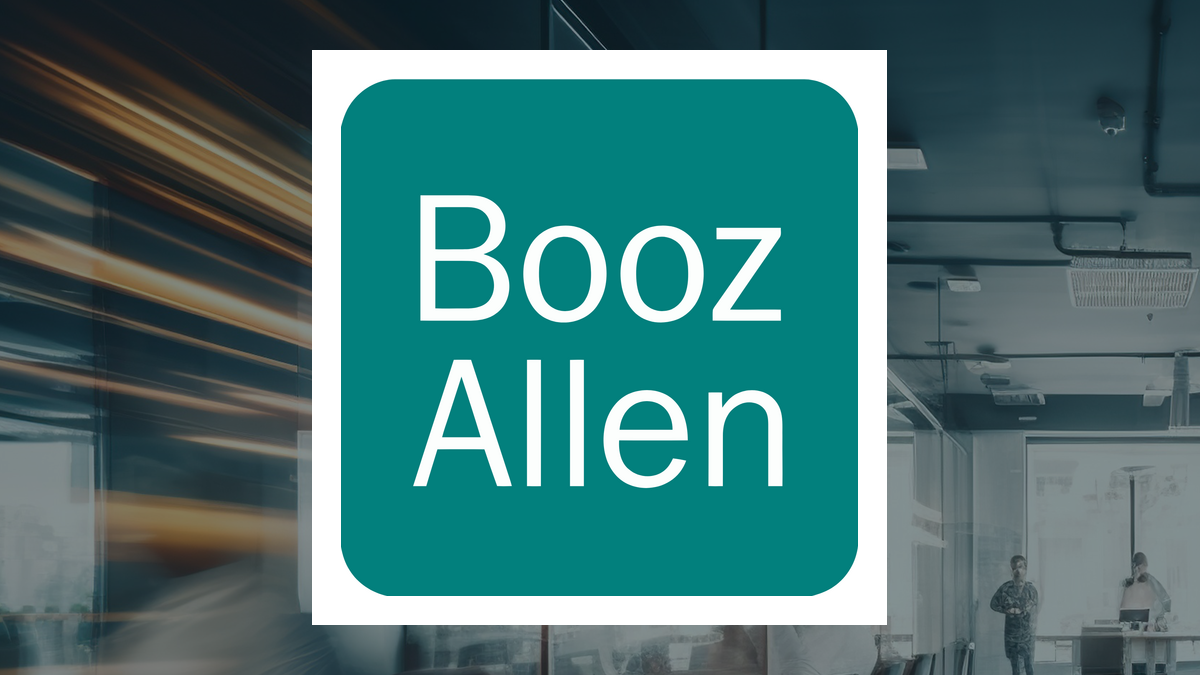 Dynamic Technology Lab Private Ltd Decreases Stock Position in Booz Allen Hamilton Holding Corporation $BAH