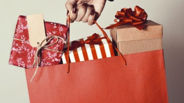 https://images.financialmodelingprep.com/news/early-holiday-spending-could-bolster-this-millennials-etf-20221110.jpg