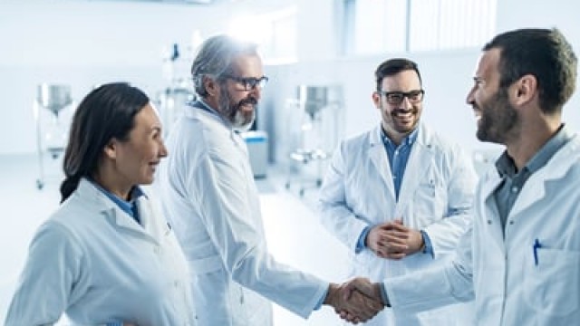 Eli Lilly Hits an All-Time High: Is the Soaring Pharma Stock Still a Buy?