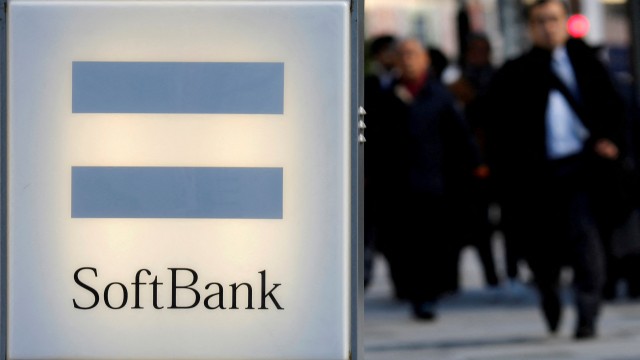 Elliott rebuilds stake in SoftBank and pushes for $15 bln buyback, FT reports