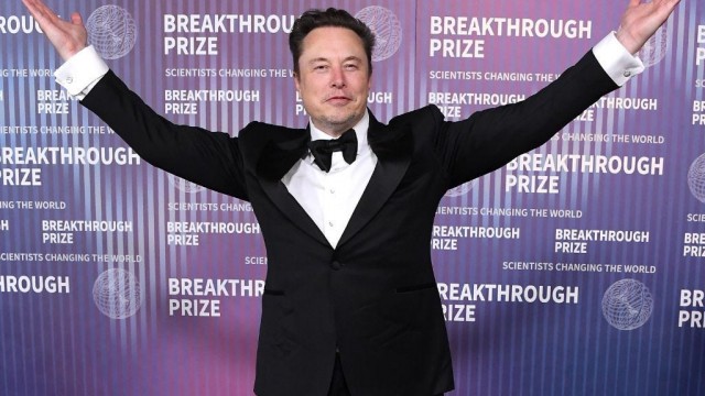 Elon Musk is pitching a daring idea to Tesla shareholders: A vote for Musk is a ticket to the 'Muskonomy'