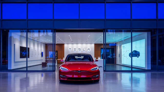 Elon Musk says Tesla only has 'a few hundred' Model S and X in stock as the vehicles near end of life cycle