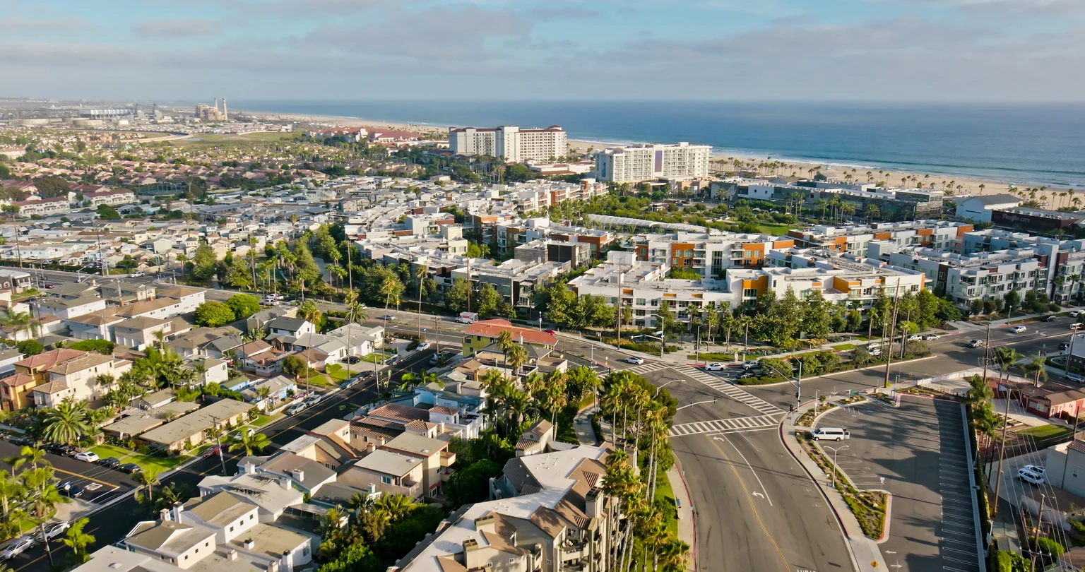 Essex Property: While Everyone Is Bearish On California, I'm Buying