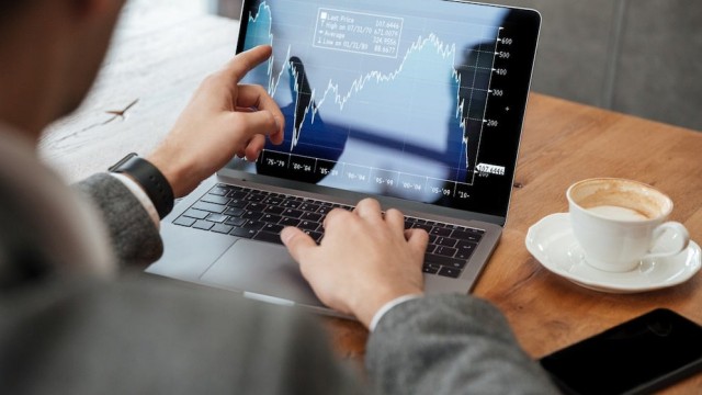 E-Trade weighs booting Keith Gill from platform: WSJ