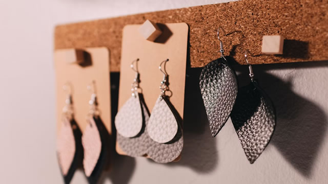 Etsy shares pop on Q1 results, improved outlook