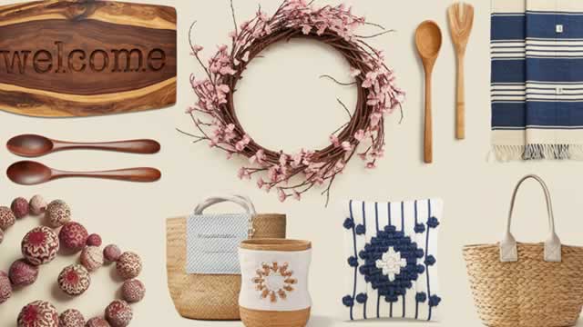 Etsy Stock Tumbles as CEO Announces Intent to Step Down