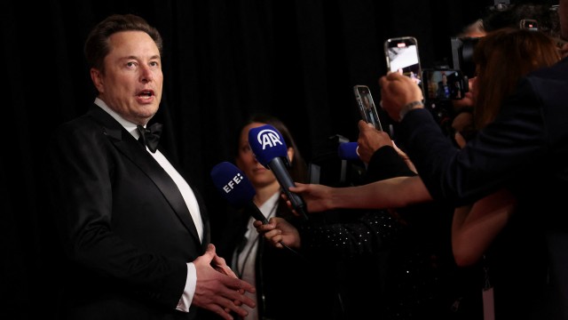 Exclusive: Vanguard vote switch helped pass Tesla CEO Elon Musk's $56 billion pay package