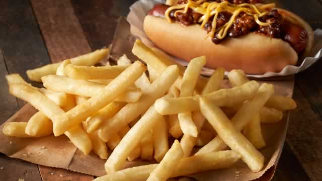 Executive Parts Ways With 3,820 Shares of Lamb Weston Stock