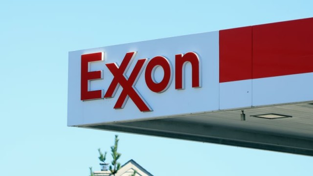 Exxon Mobil's stock could fall behind its peers — so stop buying, analyst says