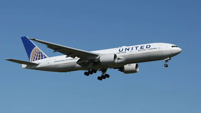 FAA weighs reducing Newark flights after hundreds of disruptions