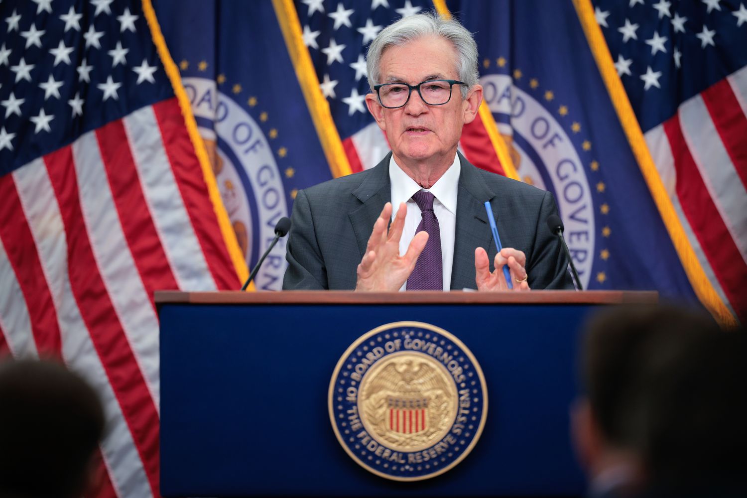 Fed Meeting: Rates Hold Steady While $6B Leaves Bitcoin ETFs