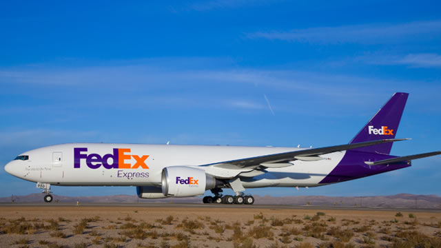 FedEx hopes to save $1 billion this fiscal year. But its forecast is sinking shares.
