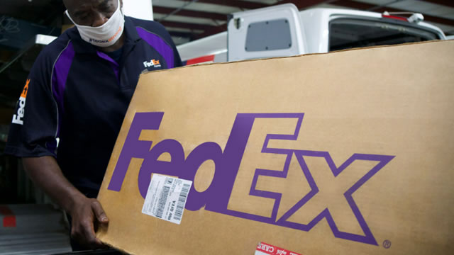 FedEx Plans to Spin Off Freight Division, Cuts Forecast