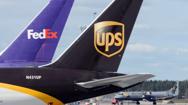 FedEx raises dividend 10%, but the new yield is less than half that of rival UPS