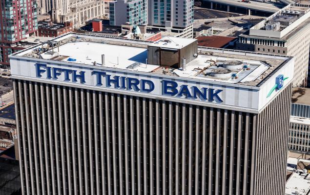 Fifth Third Q3 Earnings Top Estimates on Higher NII, Stock Gains