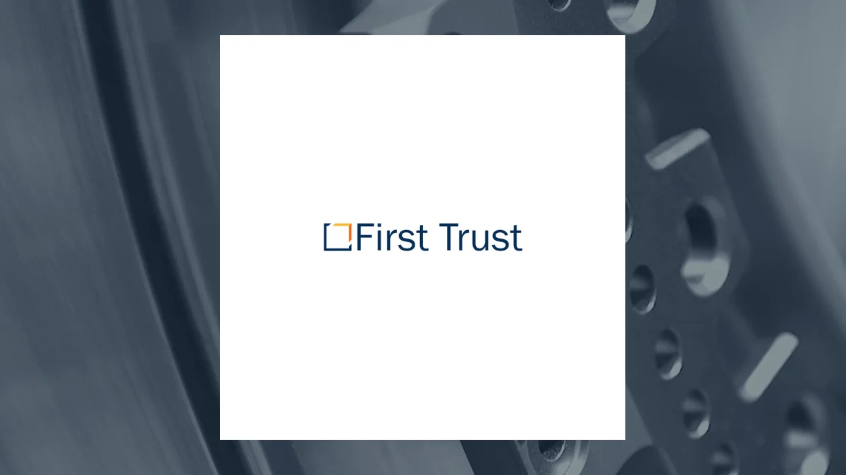 First Trust Global Tactical Commodity Strategy Fund (NASDAQ:FTGC) Reaches New 52-Week High – Time to Buy?